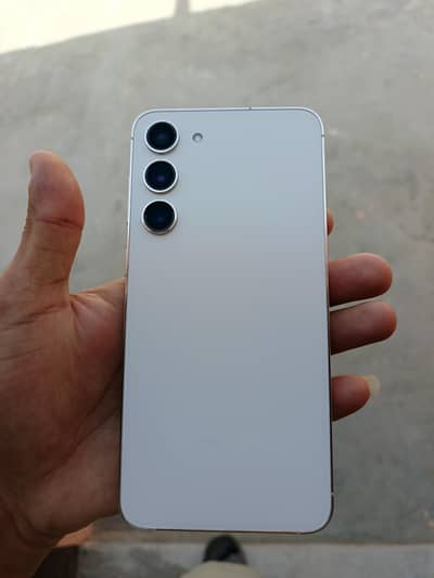 Samsung S23 Plus 120Fps Pubg and camera king.