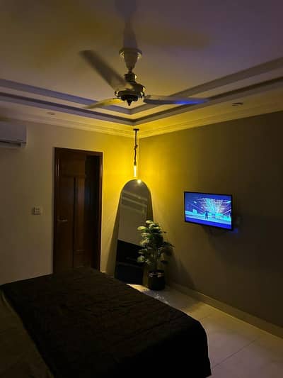 One bedroom furnished apartment dealy basis available for rent in bahria Twon Lahore