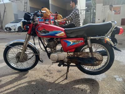 unique 125 2018 model Karachi num nut to nut original shiny genuine