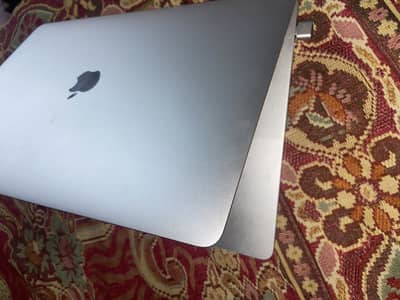 Macbook pro 2019 i9 fresh condition