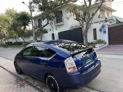 Toyota prius 2008/2013 home use car