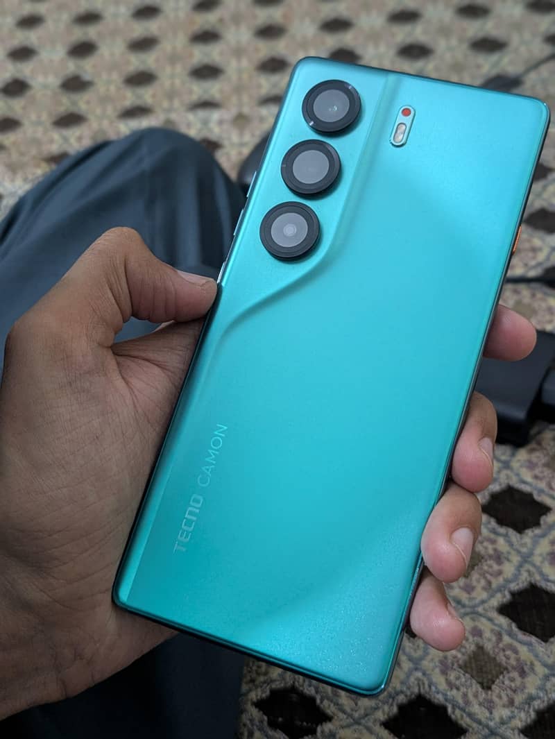 tecno camon 40 1