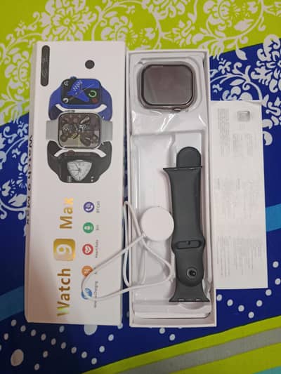 New Smart Watch With Full Accessories And Box For Sale