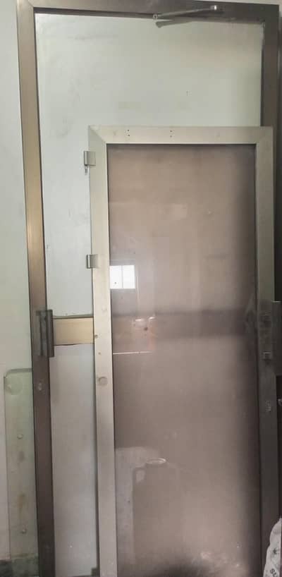 Aluminium door room and washroom