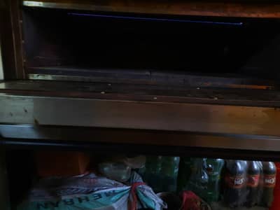 hamara pass ARK ka new oven ha kese ko chaia to message kir da