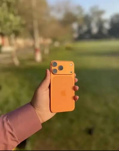 iPhone XR converted into 17 pro