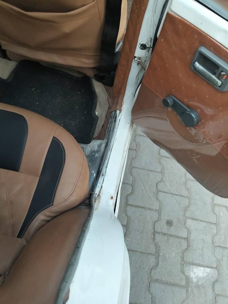 گاڑی بلکل اوکے ھے کسی قسم کا کویی کام نہں ھونے والا 7