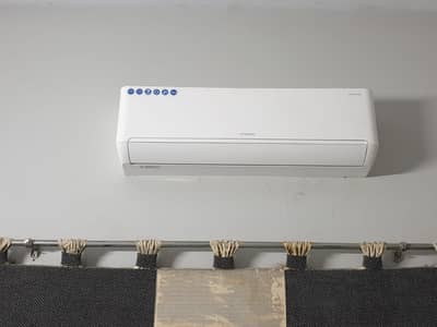 Hyundai 1.5 Ton Inverter AC ( Original Price 170,000]