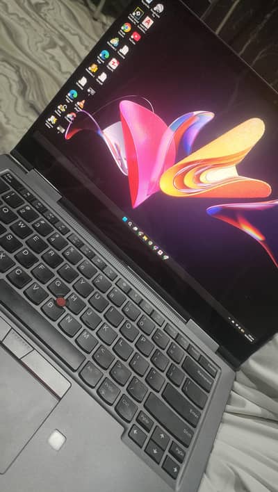 Lenovo Yoga X1 i7 8th generation 8gb 256gb