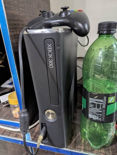Xbox 360 bilkul new ha zyada use nai hui with box