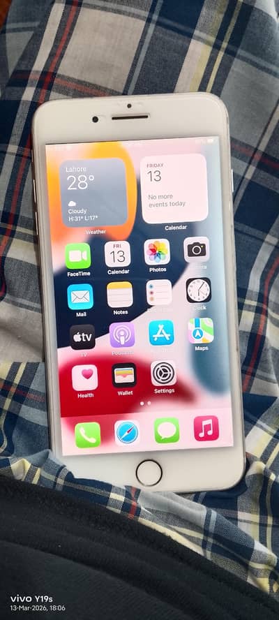 iPhone 7 Plus 128 GB Silver Colour 100%Health 8/10 Condition