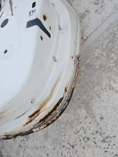 Toyota GLi 2015 left side rear door for sale 100 % original