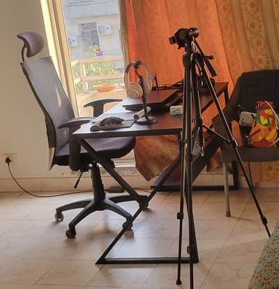 computrr chair and table workstation