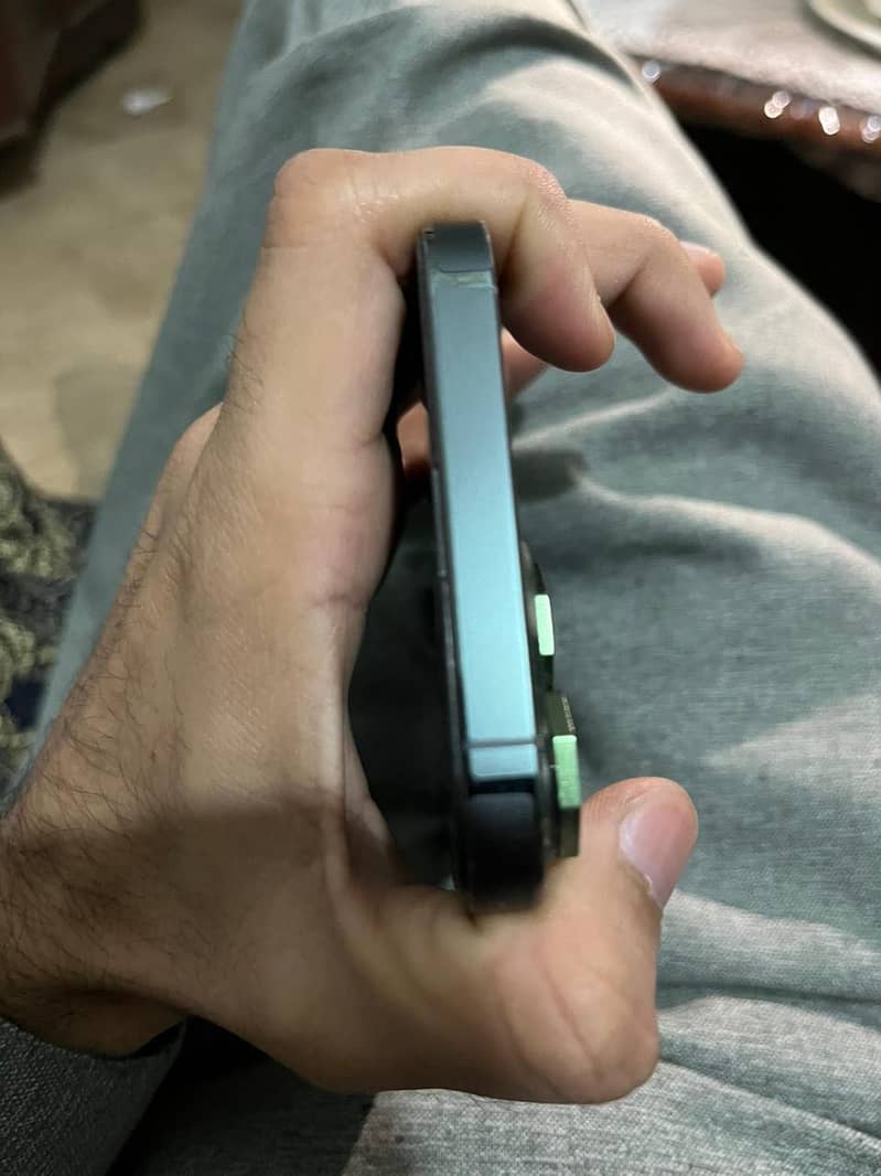 iPhone 13 Pro Max 1