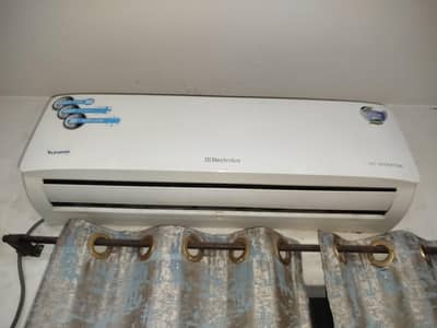 1.5 Ton DC Inverter AC
