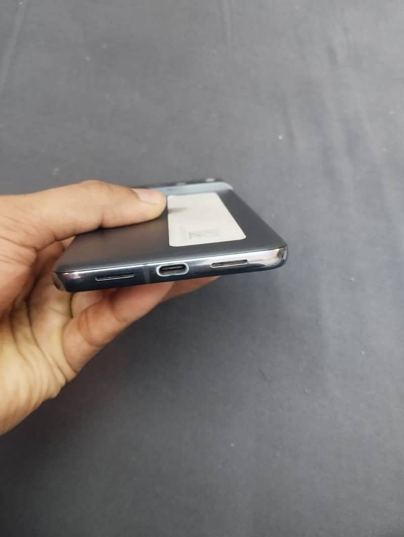 GOOGLE PIXEL 8 PRO 3