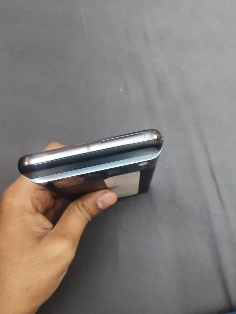 GOOGLE PIXEL 8 PRO 5