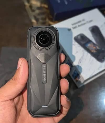 Insta360 X5