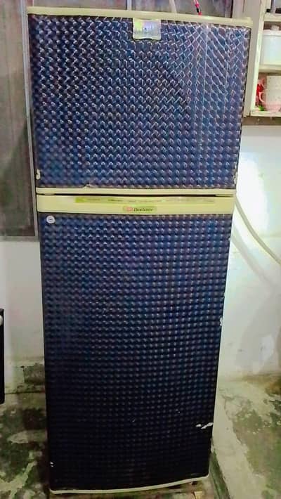 Dawlance ki hai allover ok hai. working condition me hai