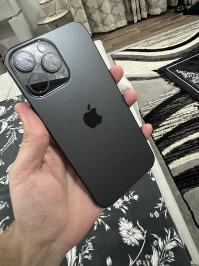 Used only for 1 week . . selling iphone 16 pro max 256gb