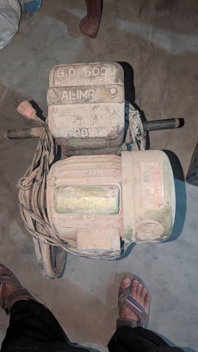 yea used hai pr bilkul Sahi andr ka Saman new hai aur bilkul pani jais