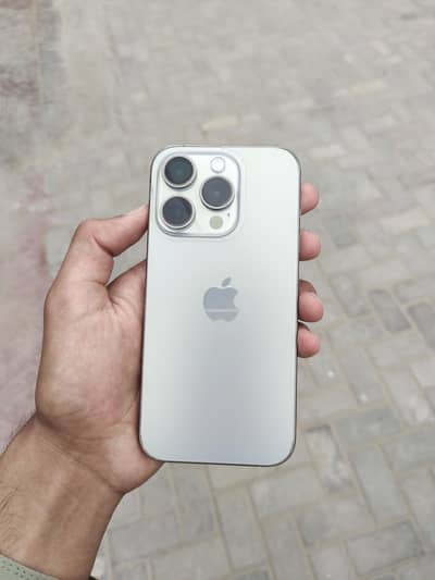 15 pro jv natural titanium