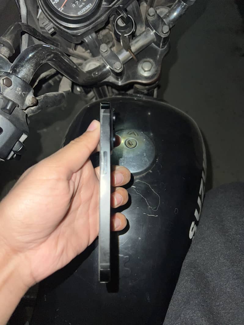 Iphone 14 pro(physical +e sim) 5