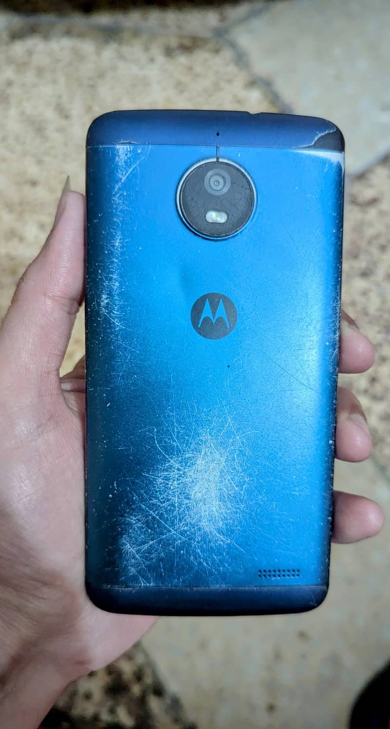 moto e4 0