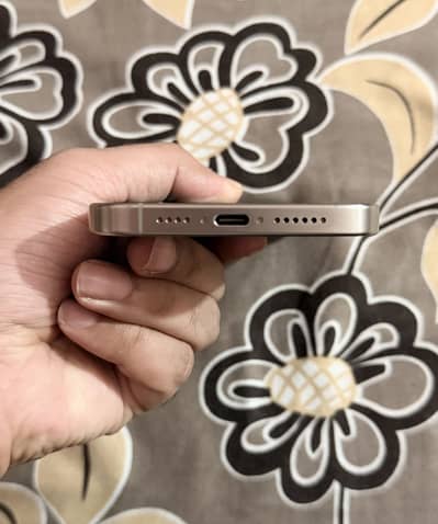 IPHONE 15 PRO MAX 256gb FECTORY UNLOCKED