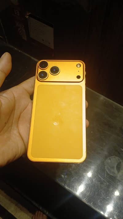 iPhone XS Max 256 gb lcd change hain  WhatsApp number 03288966661