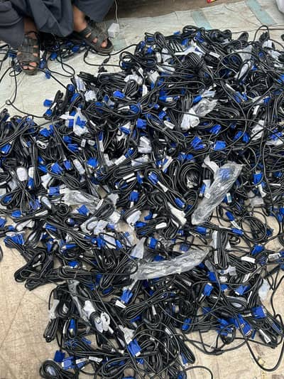 Imported Branded VGA Cables for Monitors & Projectors
