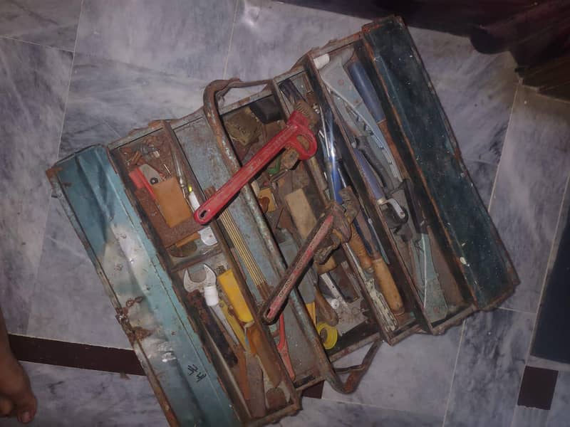 TOOL BOX/ TOOLS 2
