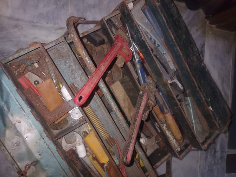 TOOL BOX/ TOOLS 3