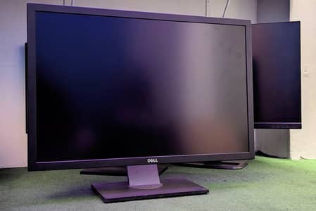 Dell UP3017 UltraSharp Monitor / Lcd