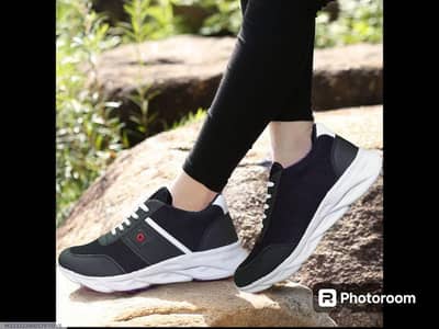 Women Black Fancy Sports Shoes with Laces
