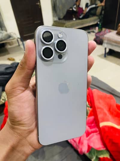 iPhone 15 pro max 10/10condition battery 87% with box & charger cable