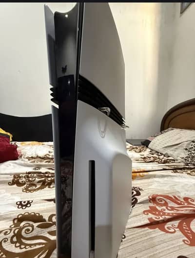 PS5 Pro 2TB Disc Edition - Like New | With 6 Discs + PS Plus