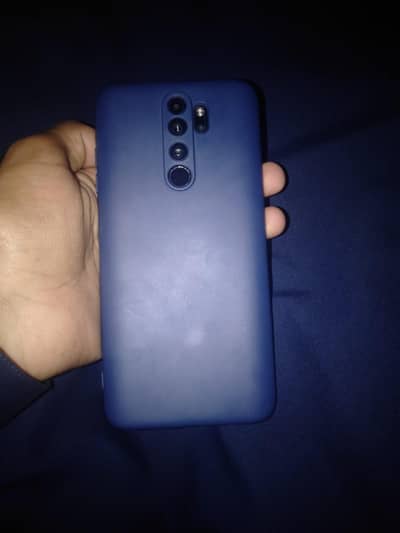 6/128 WITH BOX AND ORIGINAL CHARGER 10 BY 10