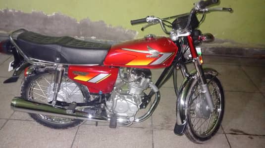 Honda 125 for sale. old model1996. biomatric available. file copy clear