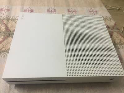 Xbox OneS with 2 controllers and games