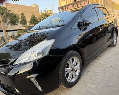 Toyota Prius Alpha 2012