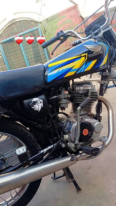 Honda 125 2007 model new condition mein taiyar karvaya hai sajna