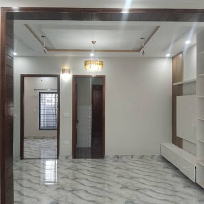 5 MARLA UPPER PORTION AVAILABLE FOR RENT