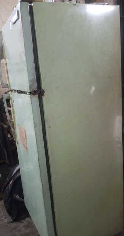 Singer medium size Fridge for sale