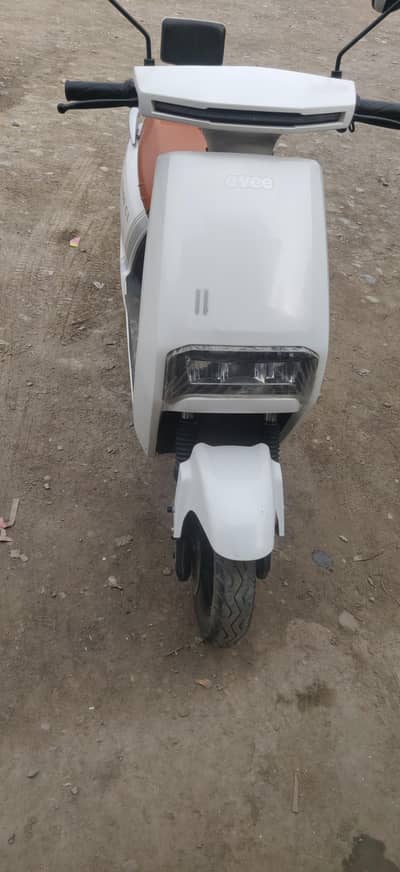 EVEE C1 ELECTRIC SCOOTY