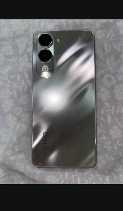 ViVO Y04 Completely Box aur Charger Sath ha