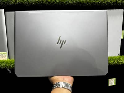 HP ZBook Studio G5 Quadro P1000 4 GB i7 8th Gen (0322-8832611)