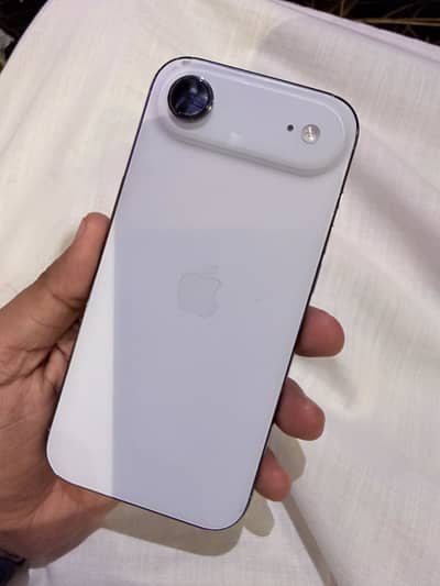 iPhone  17 Air - 100%BH- Sim Time not used - 10/10 condition