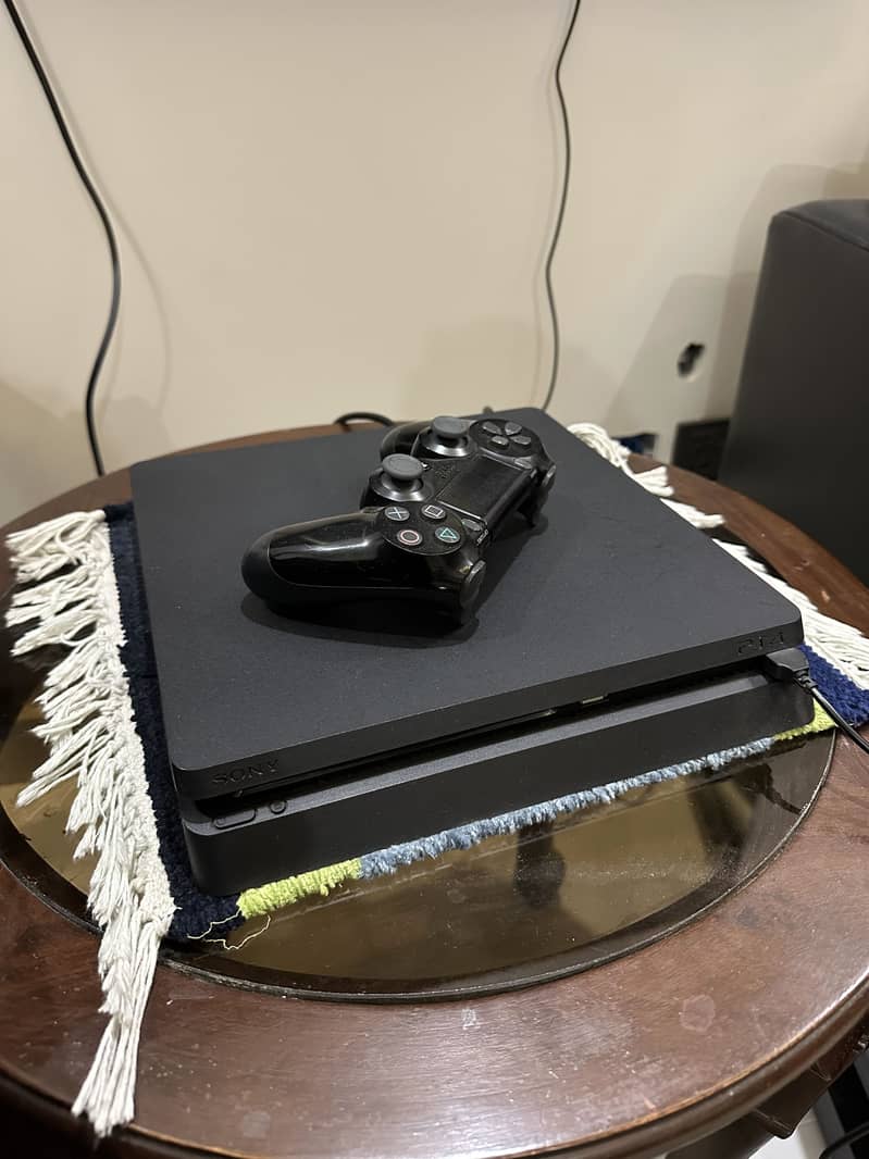PS4 Slim 0