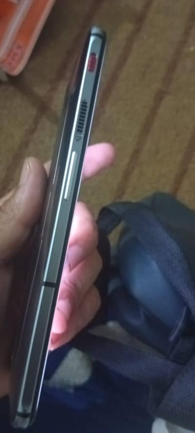 red migic 6pro all ok look new 4days us need money reson sell